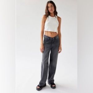 UO BDG Dipped V-Front Wide Leg Jeans